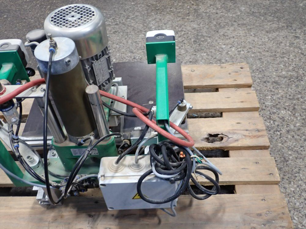 Pfluka Hinge Bore & Inserting Machine - Grass Pro 1