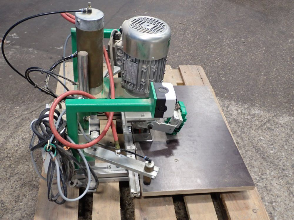 Pfluka Hinge Bore & Inserting Machine - Grass Pro 1