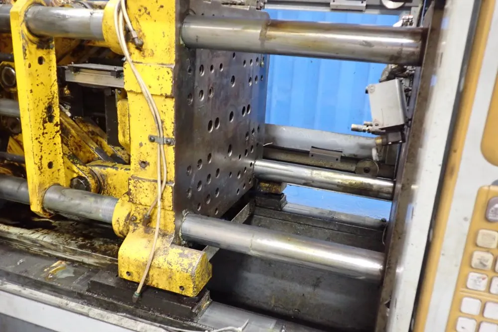 Van Dorn Demag 15hp/11kw Injection Molding Machine - 85ht