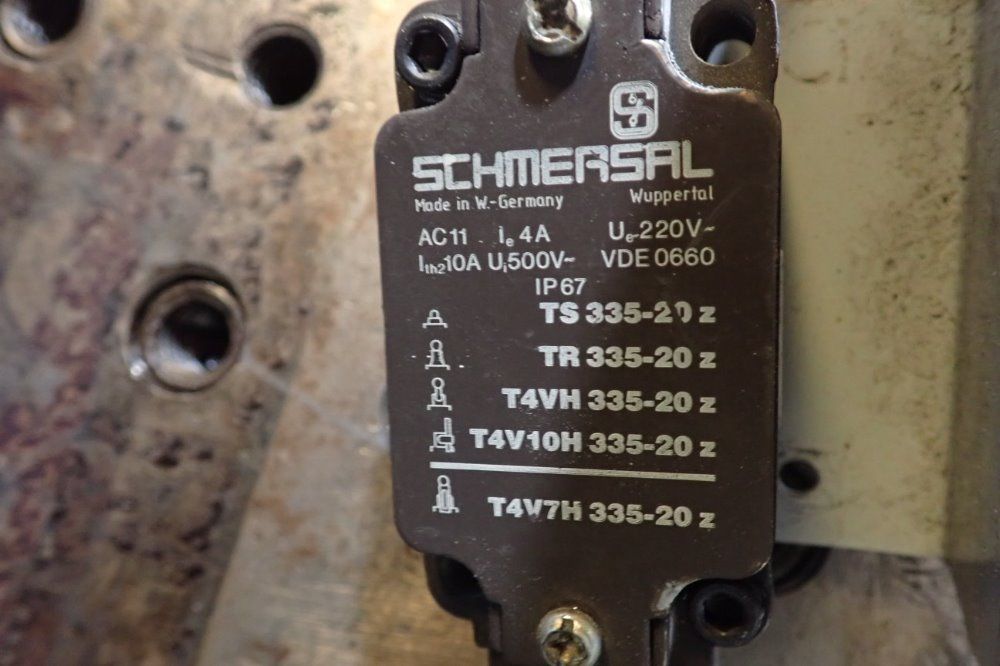 Van Dorn Demag 15hp/11kw Injection Molding Machine - 85ht