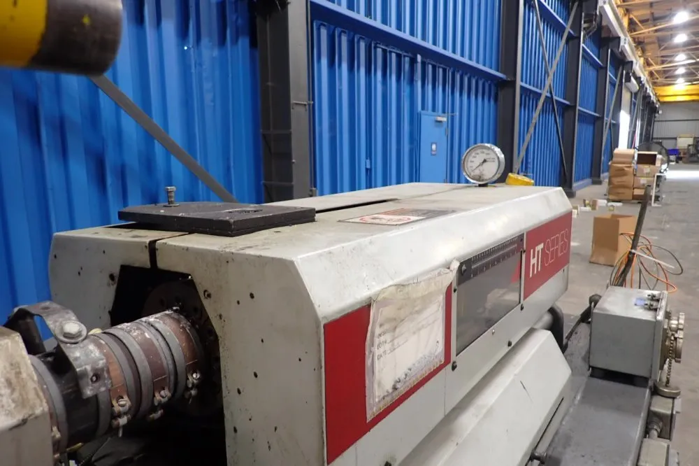 Van Dorn Demag 15hp/11kw Injection Molding Machine - 85ht