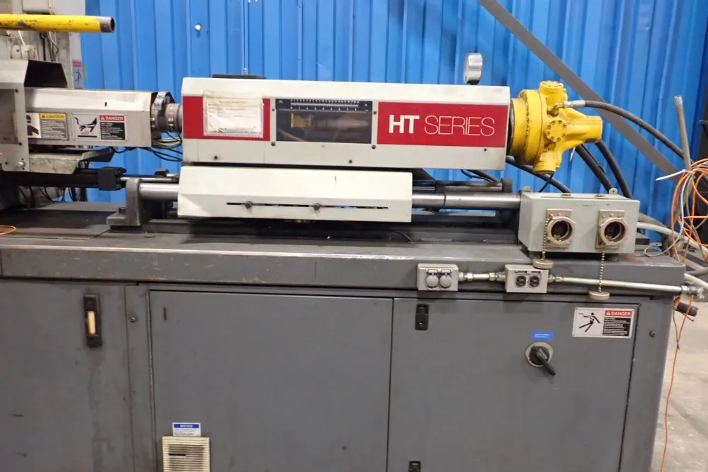 Van Dorn Demag 15hp/11kw Injection Molding Machine - 85ht