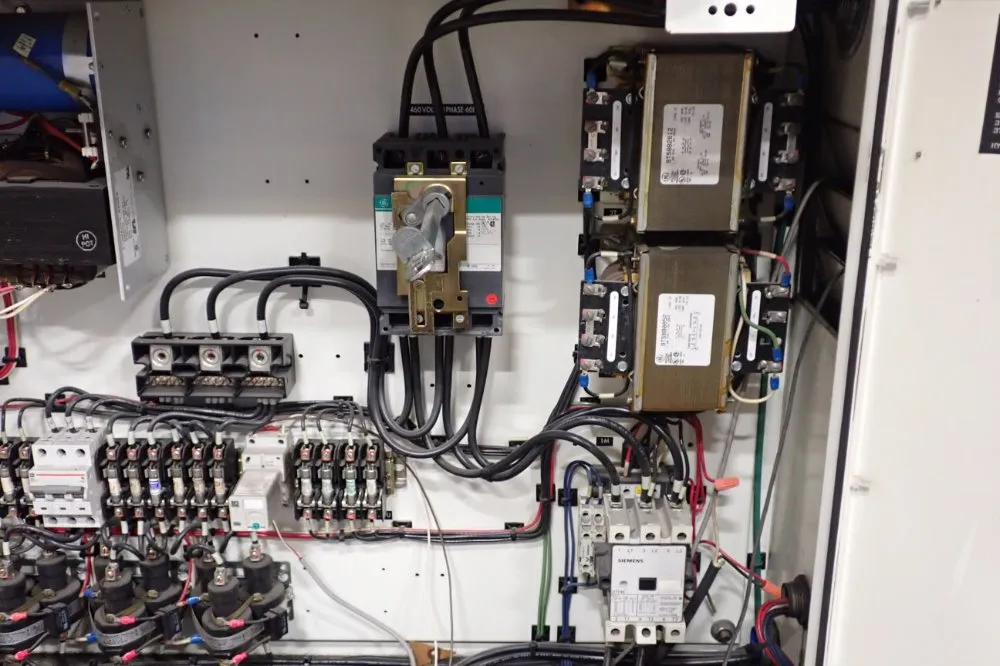 Van Dorn Demag 15hp/11kw Injection Molding Machine - 85ht