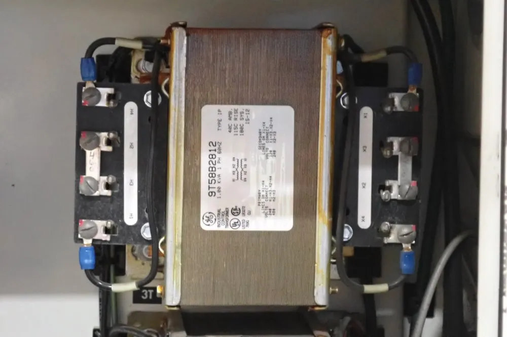 Van Dorn Demag 15hp/11kw Injection Molding Machine - 85ht