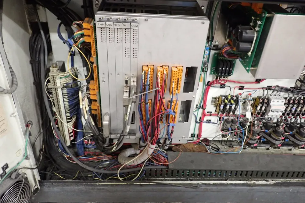 Van Dorn Demag 15hp/11kw Injection Molding Machine - 85ht