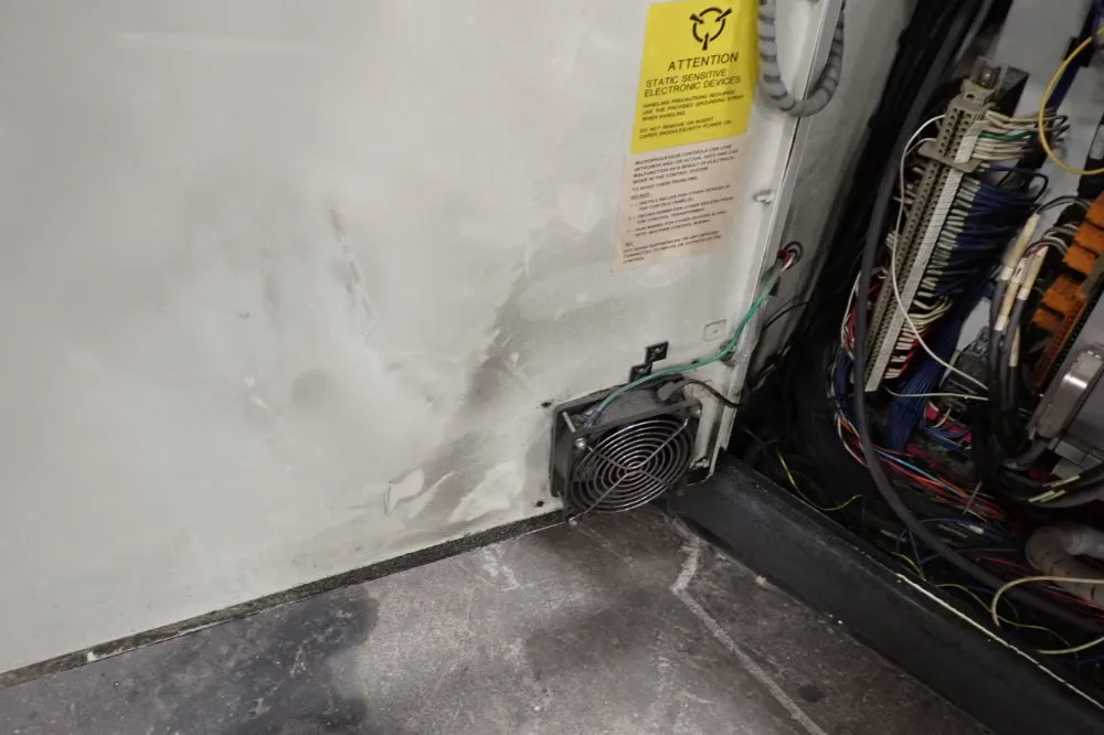 Van Dorn Demag 15hp/11kw Injection Molding Machine - 85ht