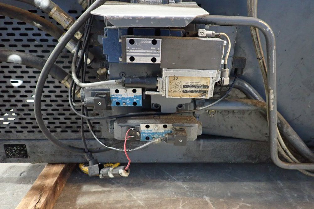 Van Dorn Demag 15hp/11kw Injection Molding Machine - 85ht