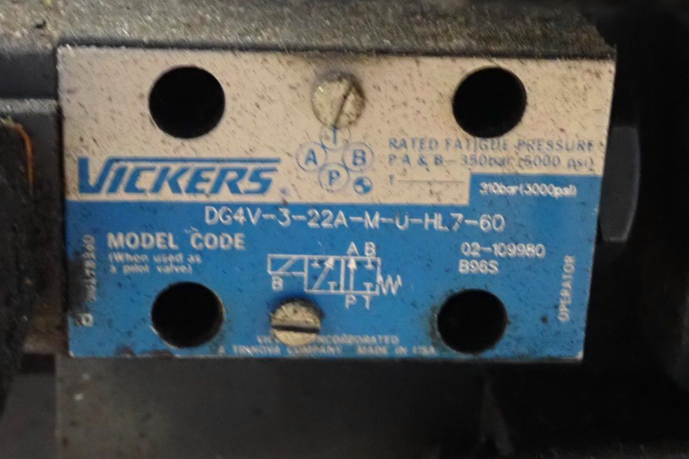 Van Dorn Demag 15hp/11kw Injection Molding Machine - 85ht