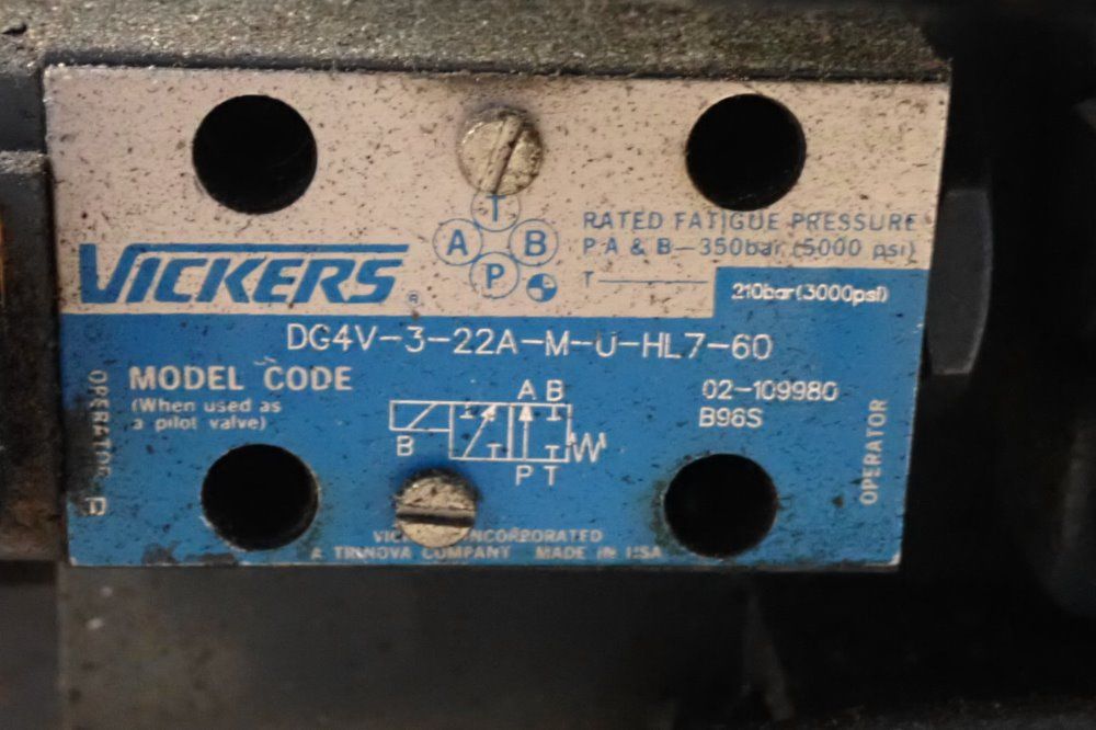 Van Dorn Demag 15hp/11kw Injection Molding Machine - 85ht