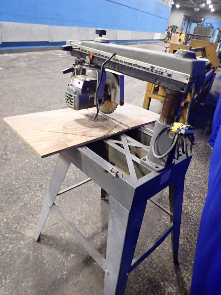 Black & Decker Radial Arm Saw