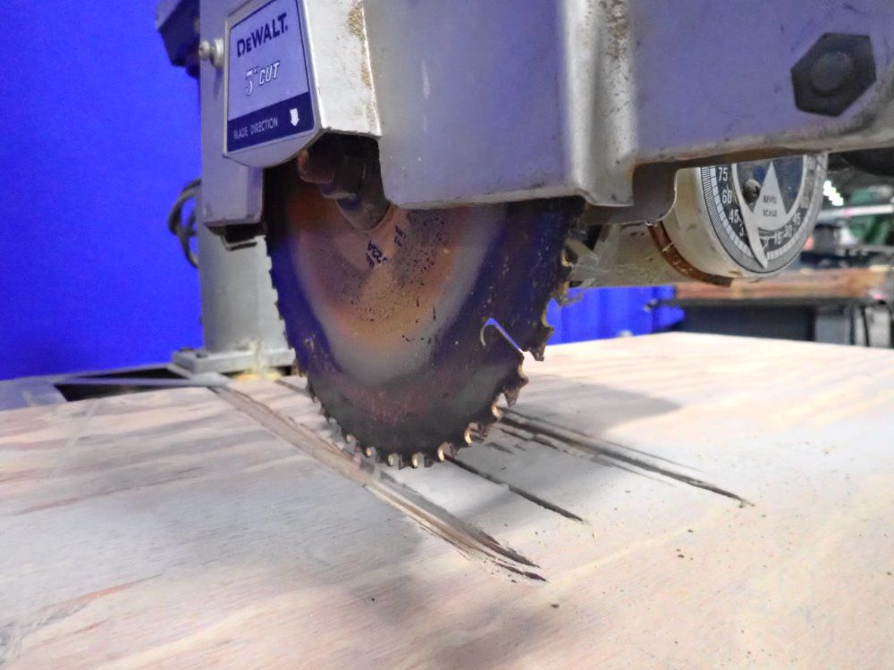Black & Decker Radial Arm Saw
