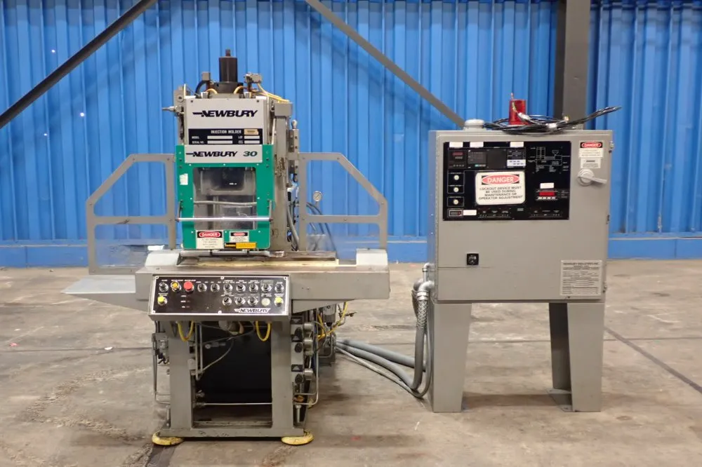 Newbury 30ton/60a 30 Ton Injection Molder - V4-30ars