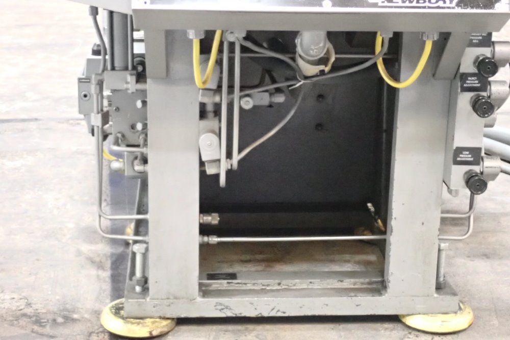 Newbury 30ton/60a 30 Ton Injection Molder - V4-30ars