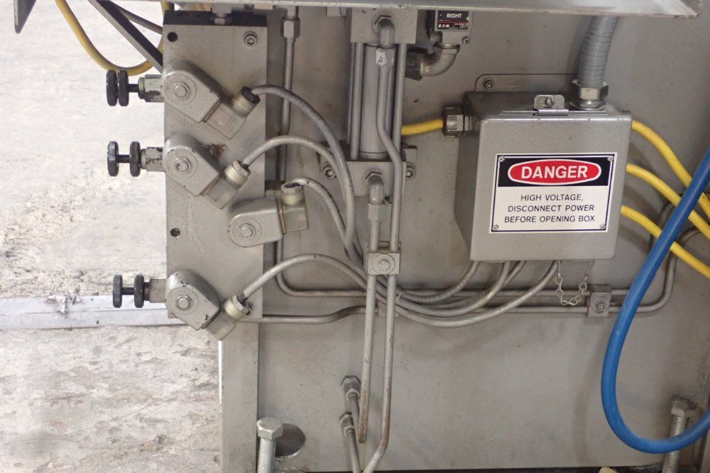 Newbury 30ton/60a 30 Ton Injection Molder - V4-30ars