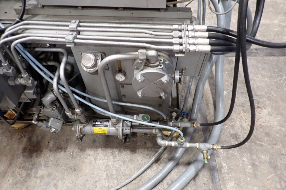 Newbury 30ton/60a 30 Ton Injection Molder - V4-30ars