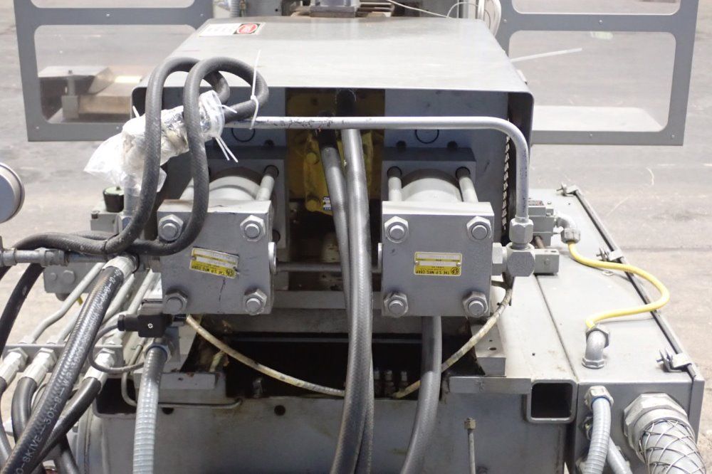 Newbury 30ton/60a 30 Ton Injection Molder - V4-30ars