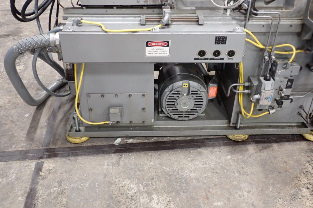 Newbury 30ton/60a 30 Ton Injection Molder - V4-30ars