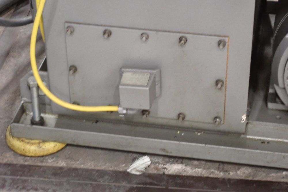 Newbury 30ton/60a 30 Ton Injection Molder - V4-30ars