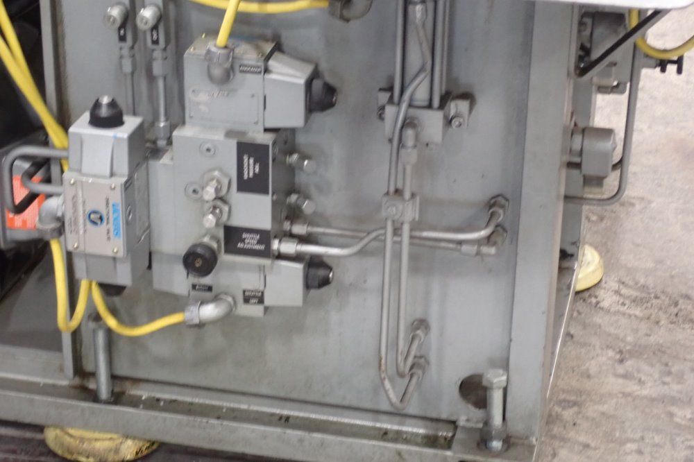 Newbury 30ton/60a 30 Ton Injection Molder - V4-30ars