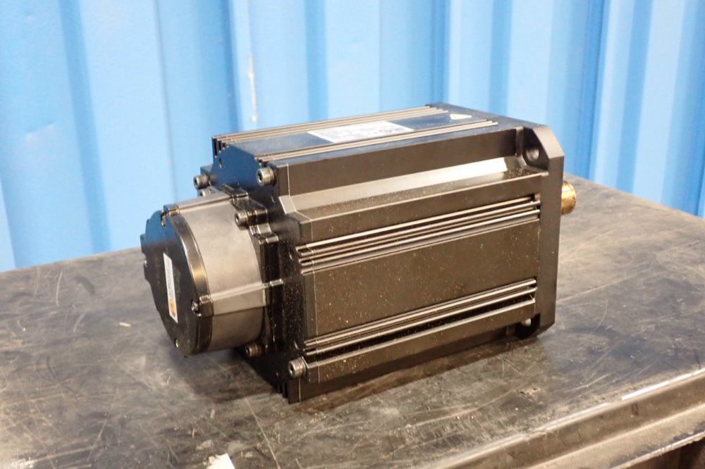 Omron 119v/17.4a Ac Servo Motor - R88m-k3k020t