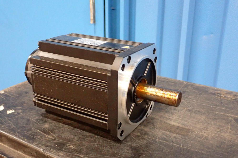 Omron 119v/17.4a Ac Servo Motor - R88m-k3k020t