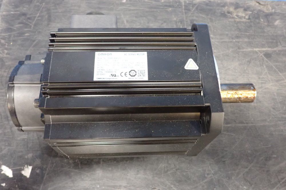 Omron 119v/17.4a Ac Servo Motor - R88m-k3k020t