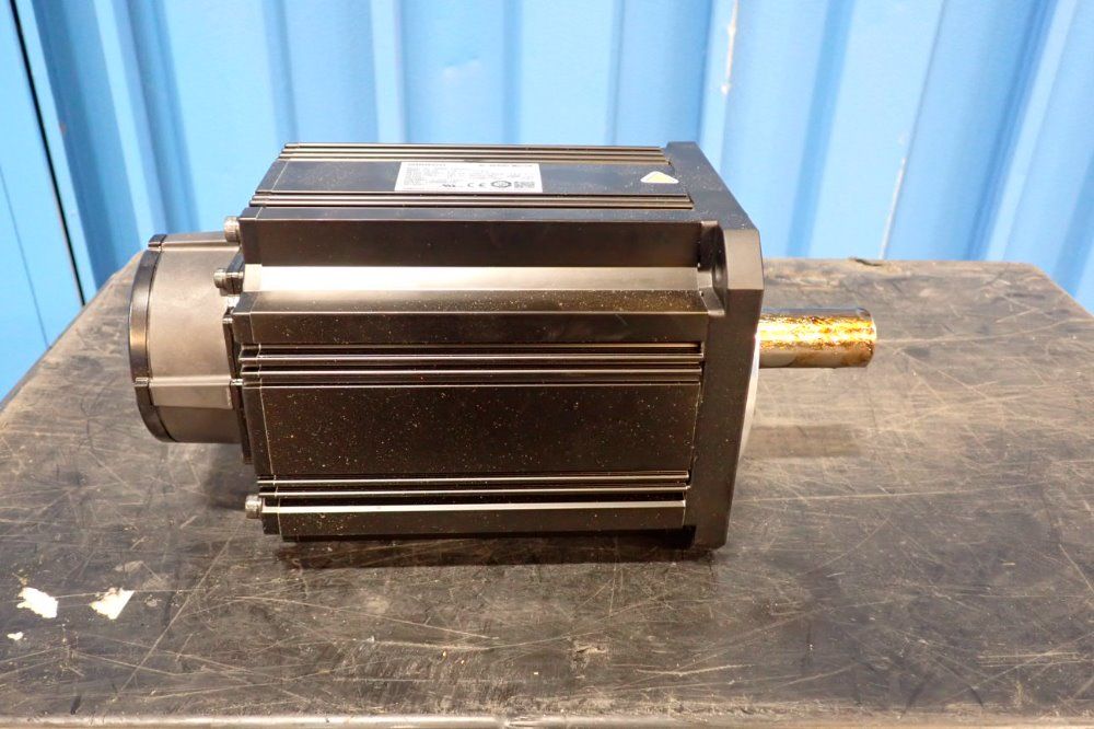 Omron 119v/17.4a Ac Servo Motor - R88m-k3k020t