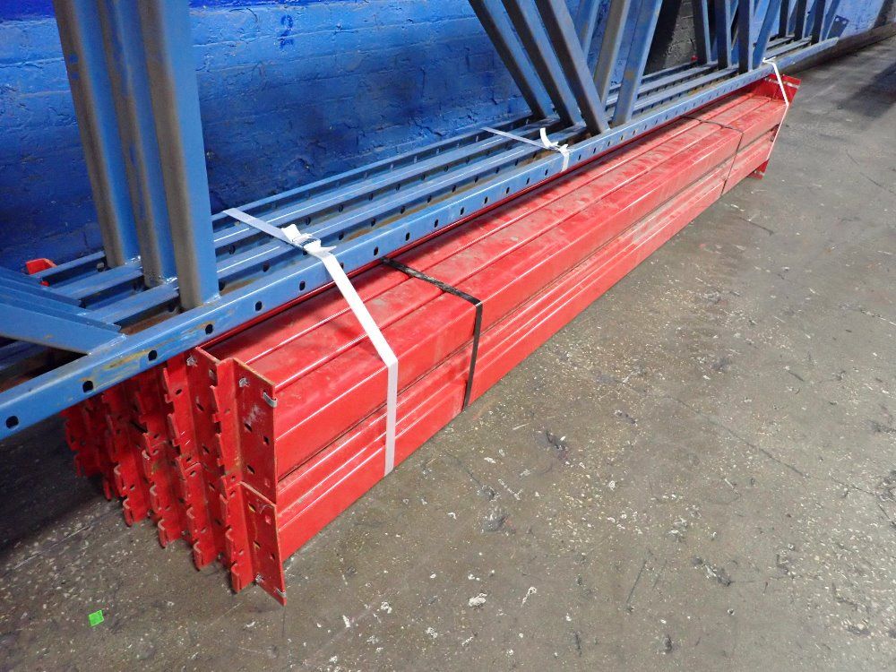  Pallet Racking Lot
