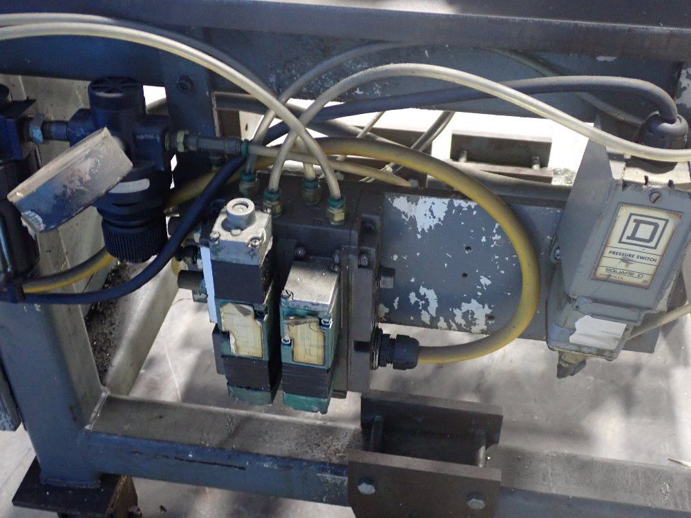 Hypneumat Inc Drilling & Tapping Machine