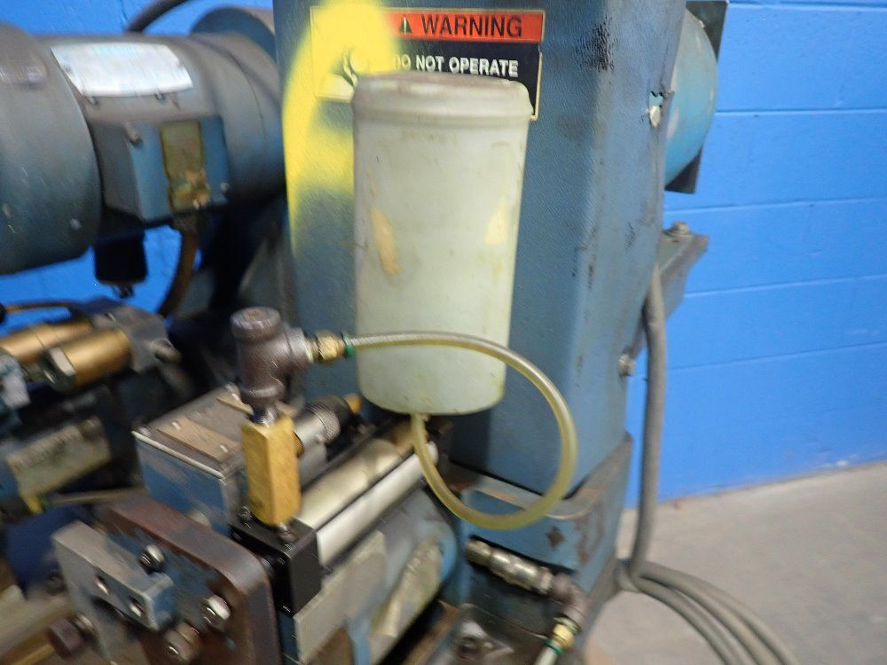 Hypneumat Inc Drilling & Tapping Machine