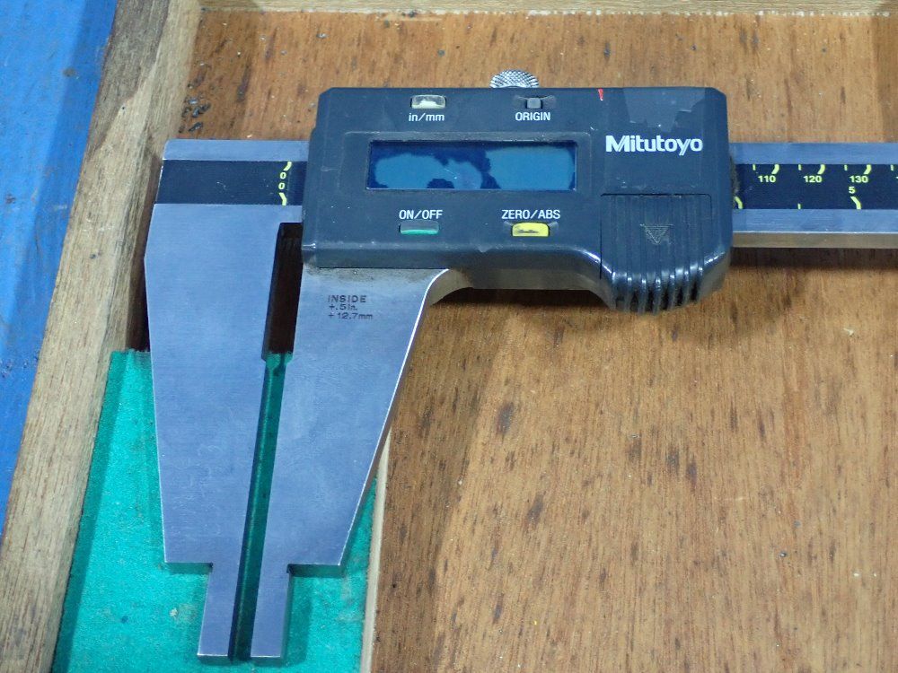 Mitutoyo Corp. 0"-24" Digital Caliper - Cdc-24c