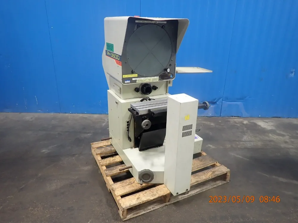 Mitutoyo Optical Comparator