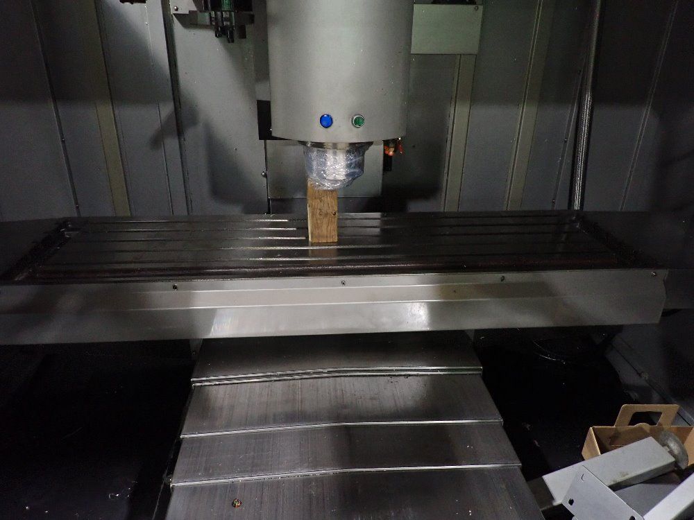 Style High Tech Cnc Milling Machine W/ Tooling - Bt-1500e