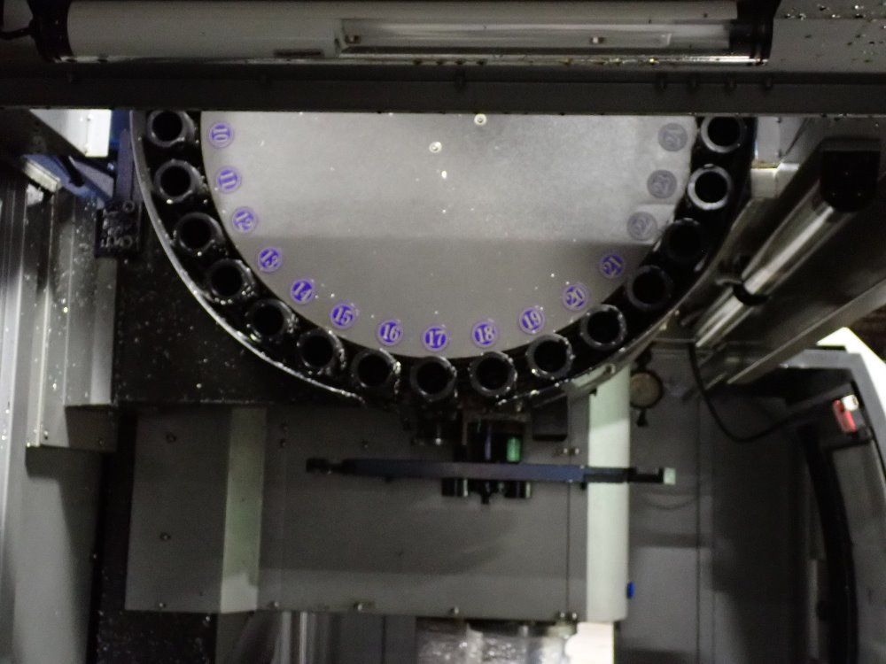 Style High Tech Cnc Milling Machine W/ Tooling - Bt-1500e