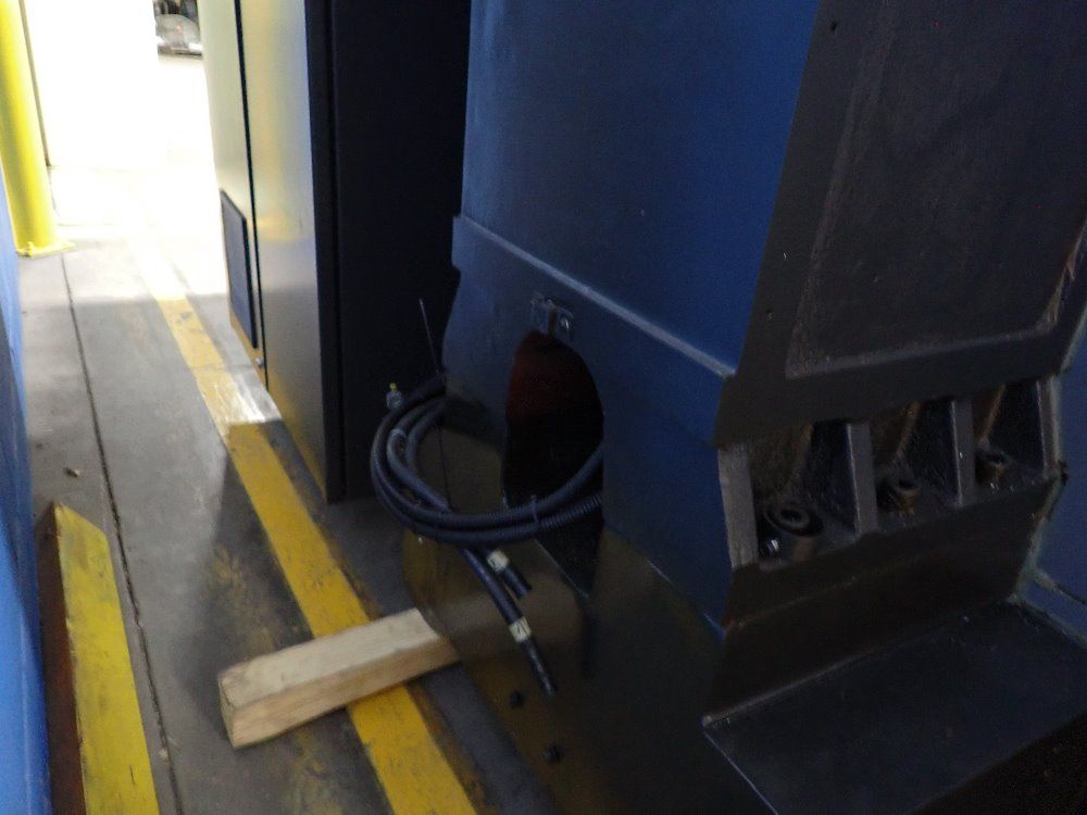 Style High Tech Cnc Milling Machine W/ Tooling - Bt-1500e