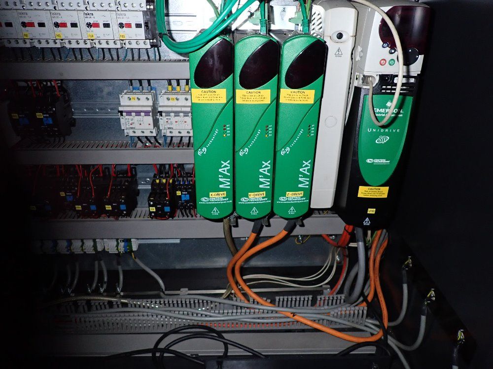 Style High Tech Cnc Milling Machine W/ Tooling - Bt-1500e