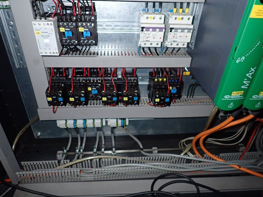 Style High Tech Cnc Milling Machine W/ Tooling - Bt-1500e