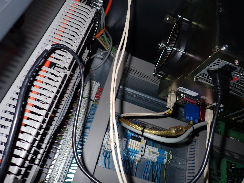 Style High Tech Cnc Milling Machine W/ Tooling - Bt-1500e