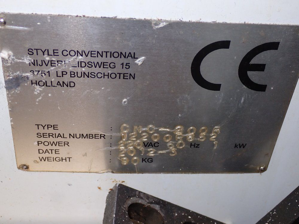 Style High Tech Cnc Milling Machine W/ Tooling - Bt-1500e