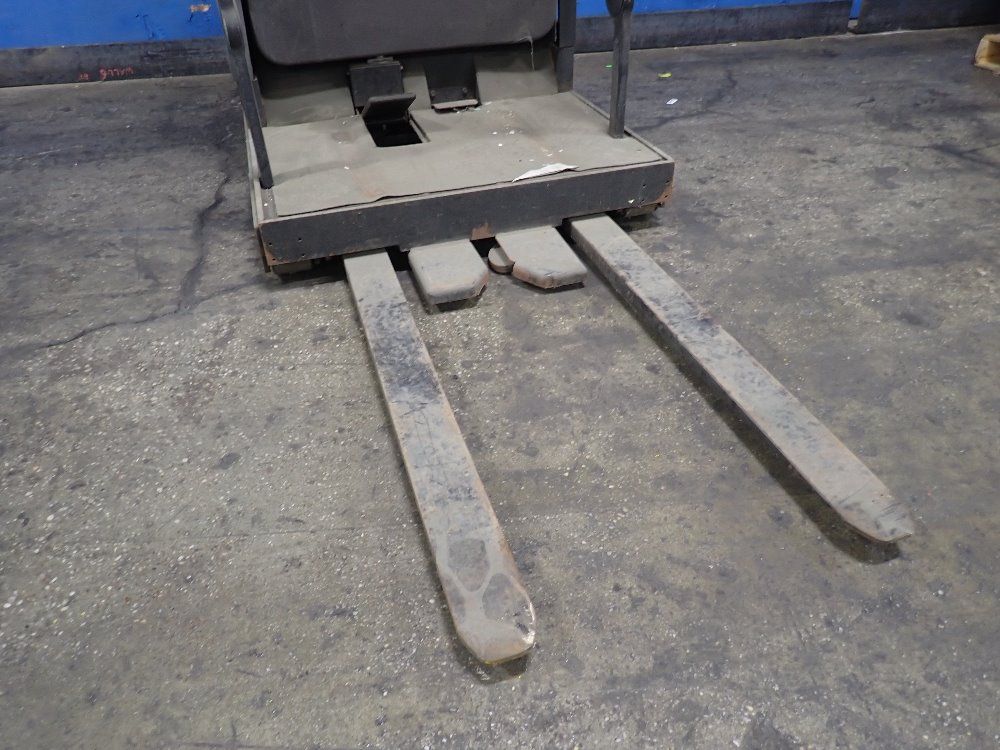 Caterpillar 3000 Lbs Electric Order Picker - Nor30p