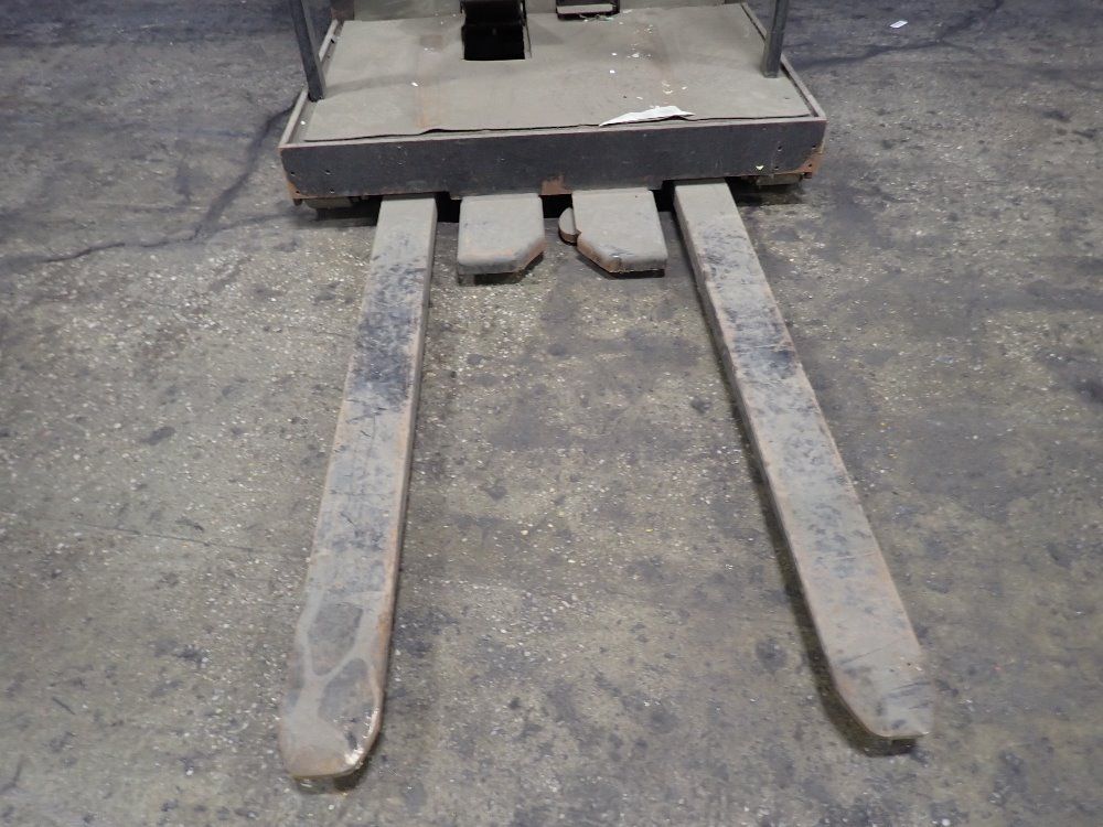 Caterpillar 3000 Lbs Electric Order Picker - Nor30p