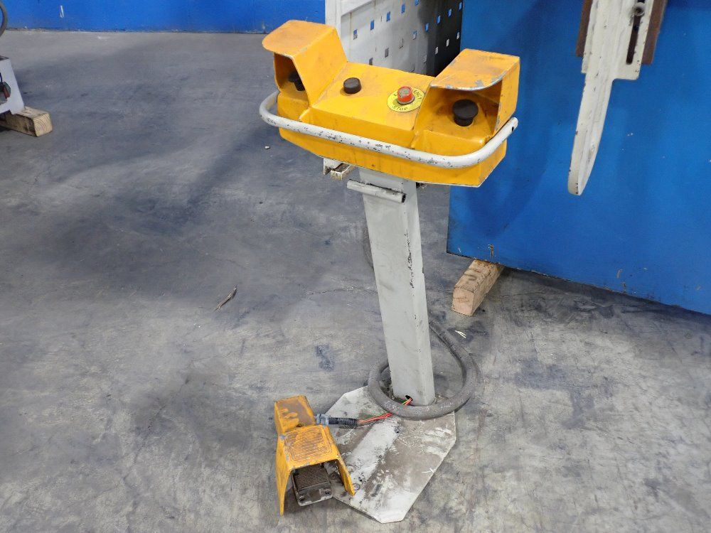 Knuth Machine Tools Usa Inc. 88 Tons Hydraulic Press Brake - Ap-8-88 2004 (ahk 2680)