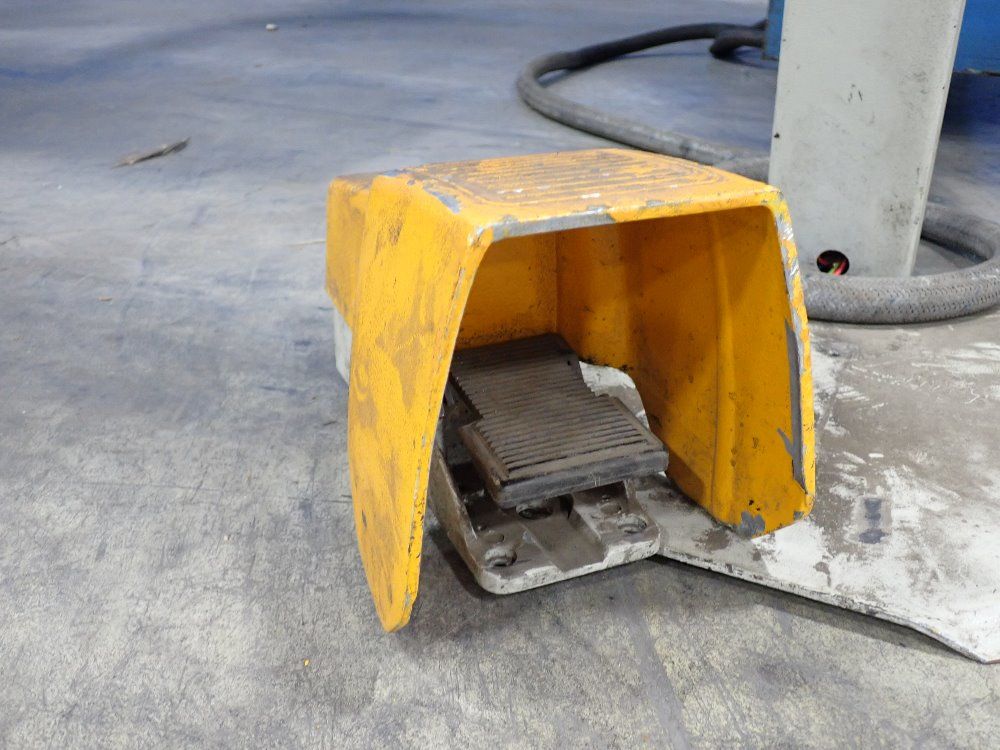 Knuth Machine Tools Usa Inc. 88 Tons Hydraulic Press Brake - Ap-8-88 2004 (ahk 2680)