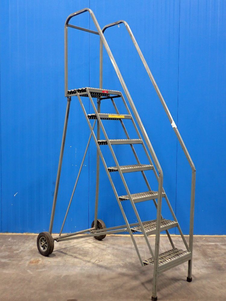 Pw Platforms 300lbs Step Ladder