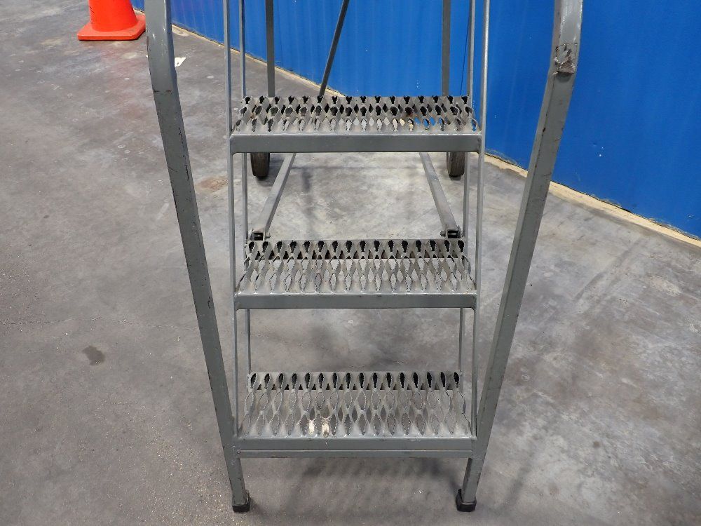 Pw Platforms 300lbs Step Ladder