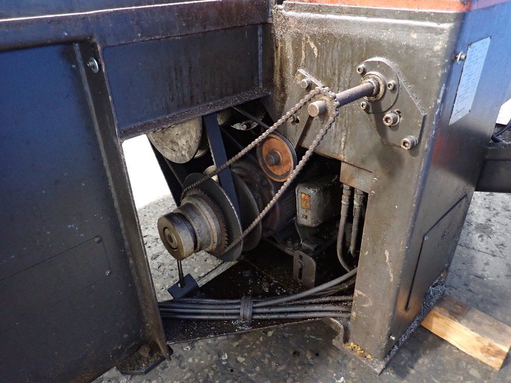 Amada 21 1/2" Vertical Band Saw - Vm-1200