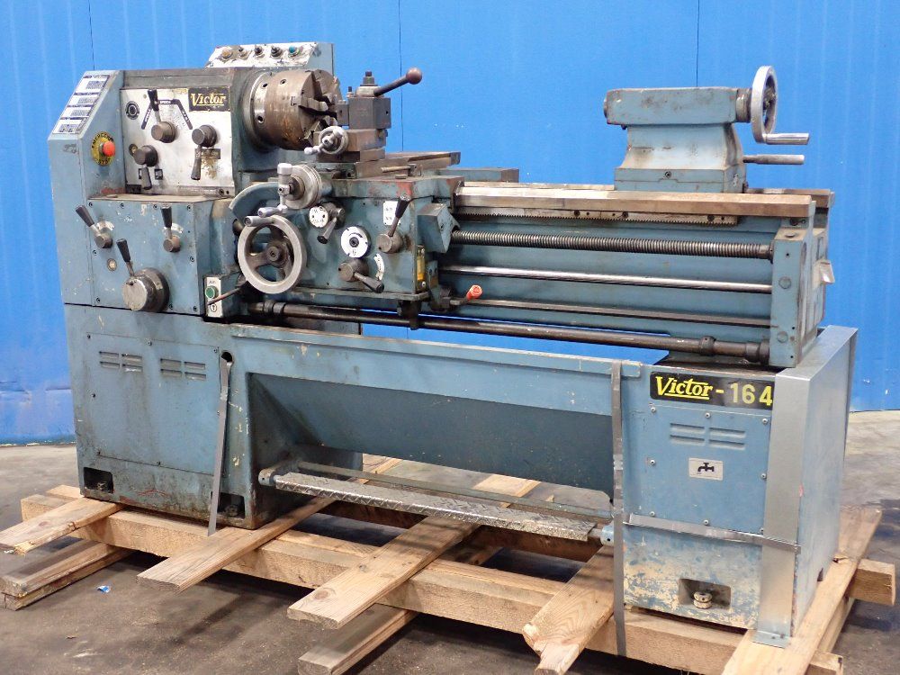 Victor 14"x32" Lathe - 164og