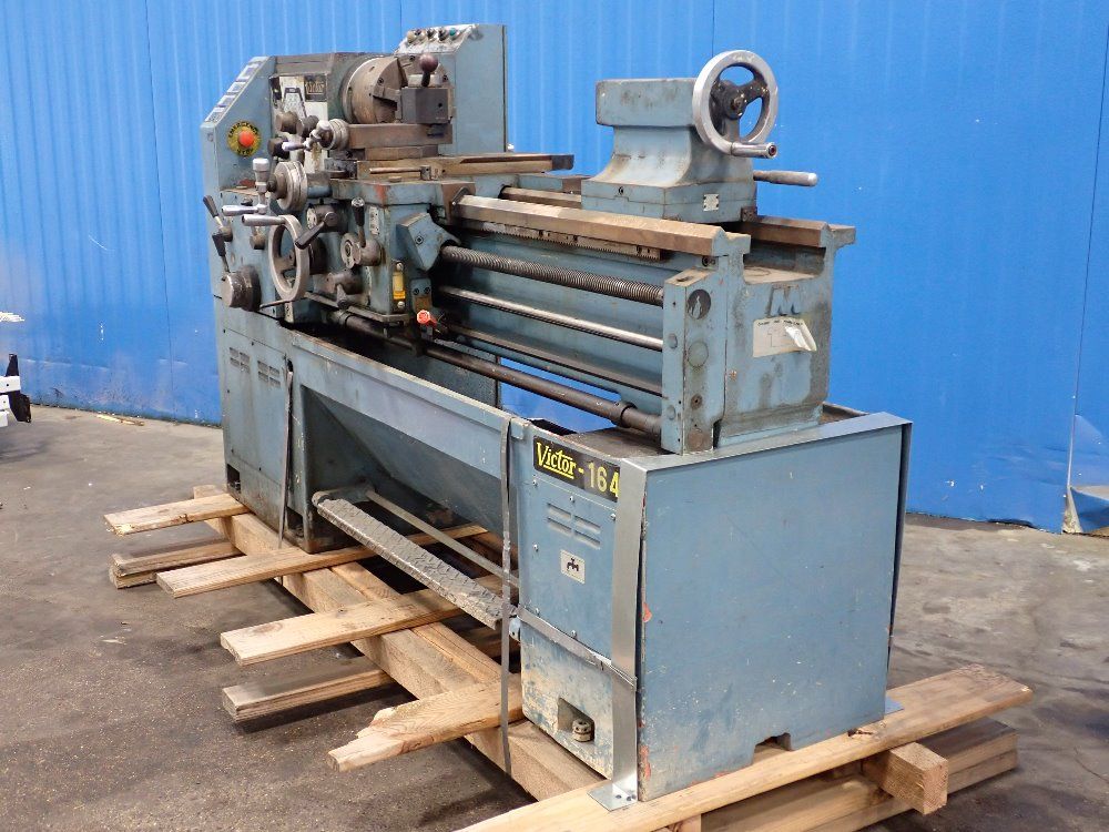 Victor 14"x32" Lathe - 164og