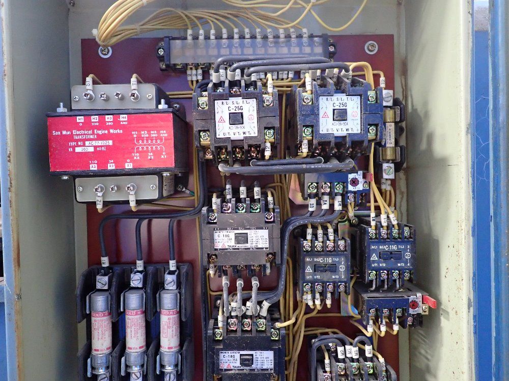 Victor 14"x32" Lathe - 164og