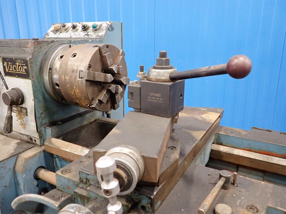 Victor 14"x32" Lathe - 164og
